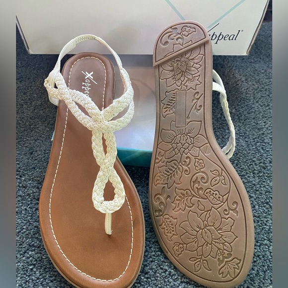 SOLD Gladiator Sandals - New in Box - Picture 3 of 5